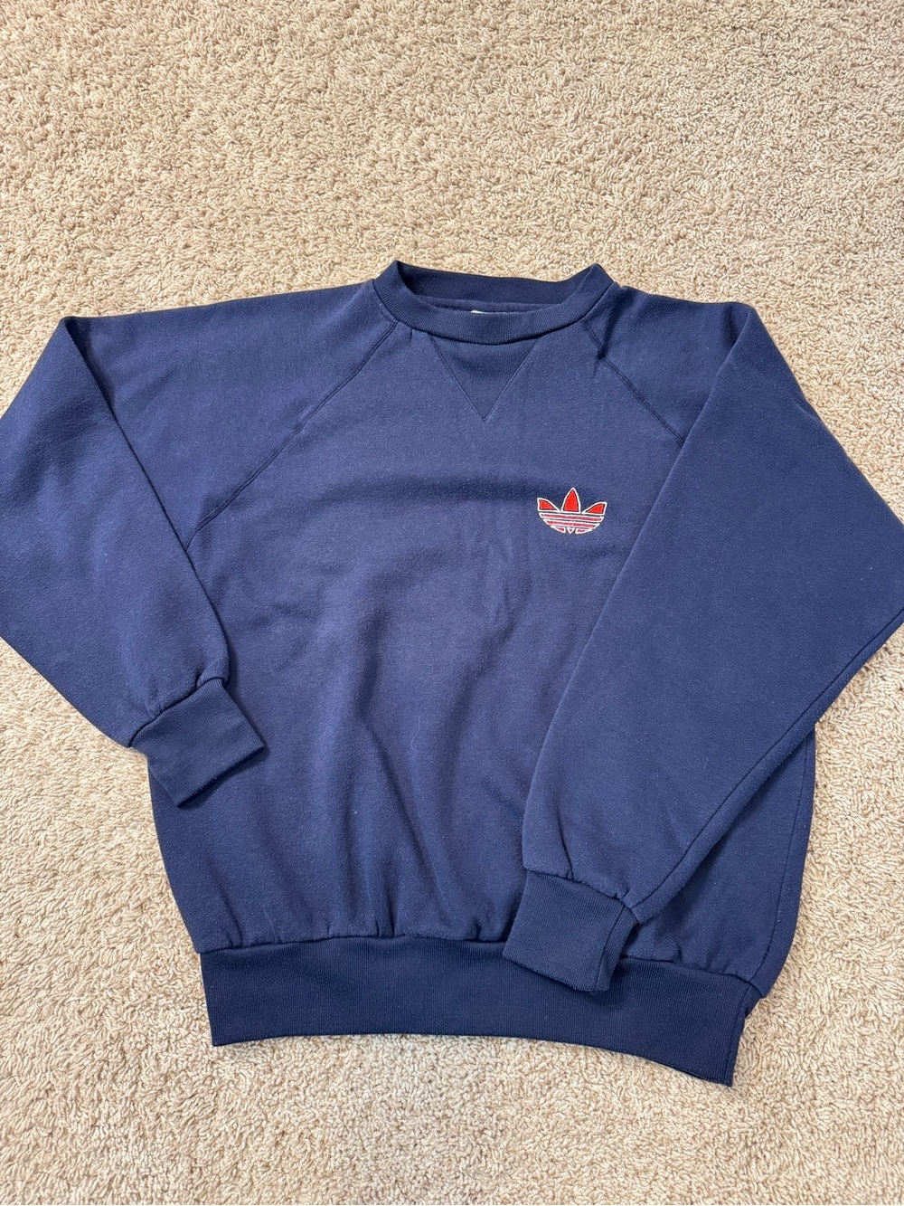 Vintage 90‘s Adidas Men’s Navy Crewneck Trefoil Logo Sweatshirt Size M